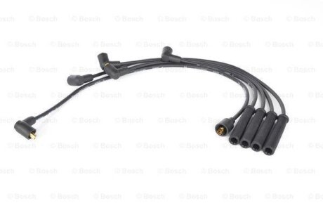 Комплект проводів запалювання FORD MAVERICK MAZDA 626 II NISSAN TERRANO II ROVER 200 II, 400 II SEAT RONDA 1.6/2.0/2.4 03.83-09.07 BOSCH 0986356807 (фото 1)