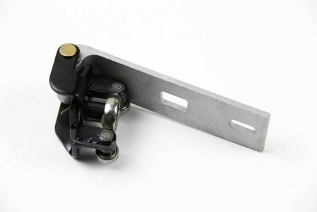 Фото 1 - ролик зсувних дверей (середній) Transit 86-00 (з кроншт.) BSG BSG 30-975-010 Ролик зсувних дверей (середній) Transit 86-00 (з кроншт.) BSG BSG 30-975-010 (фото 1)