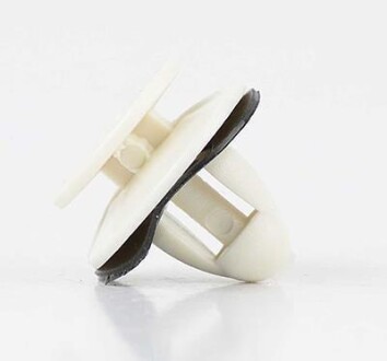 Фото клипса обшивки 8х2 BSG BSG 30-995-003 Клипса обшивки 8х2 BSG BSG 30-995-003