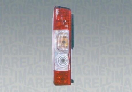 Ліхтар лівий 11- під туманку Citroen Jumper 06-14, Fiat Ducato 06-14, Peugeot Boxer 06-14 MAGNETI MARELLI LLH572 (фото 1)