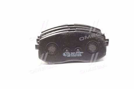 Колодки тормозные диск. KIA SPORTAGE, HYUNDAI ix35- передн. PARTS-MALL PKB-E33 (фото 1)